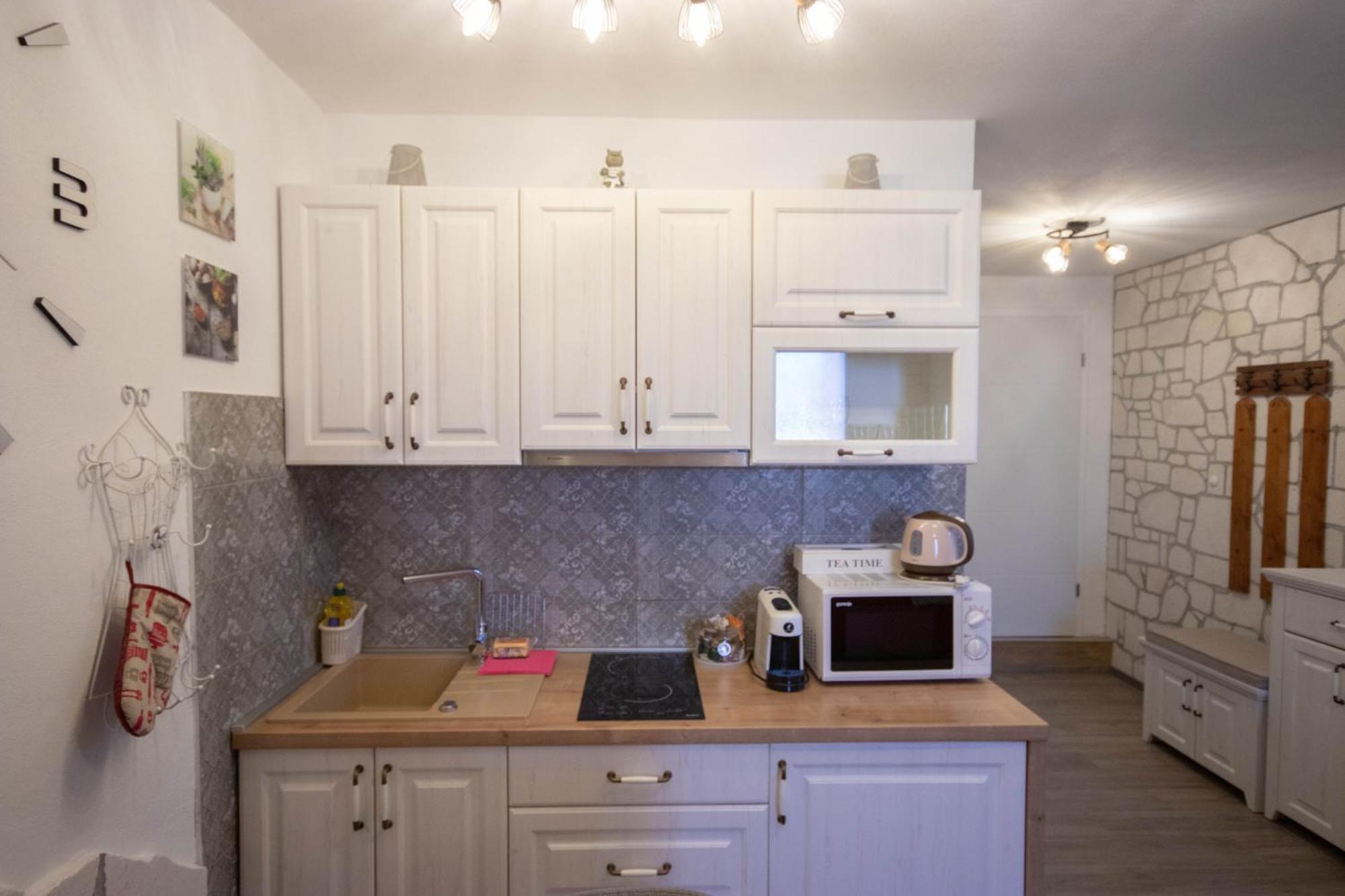 A&D Apartments Ровин Екстериор снимка