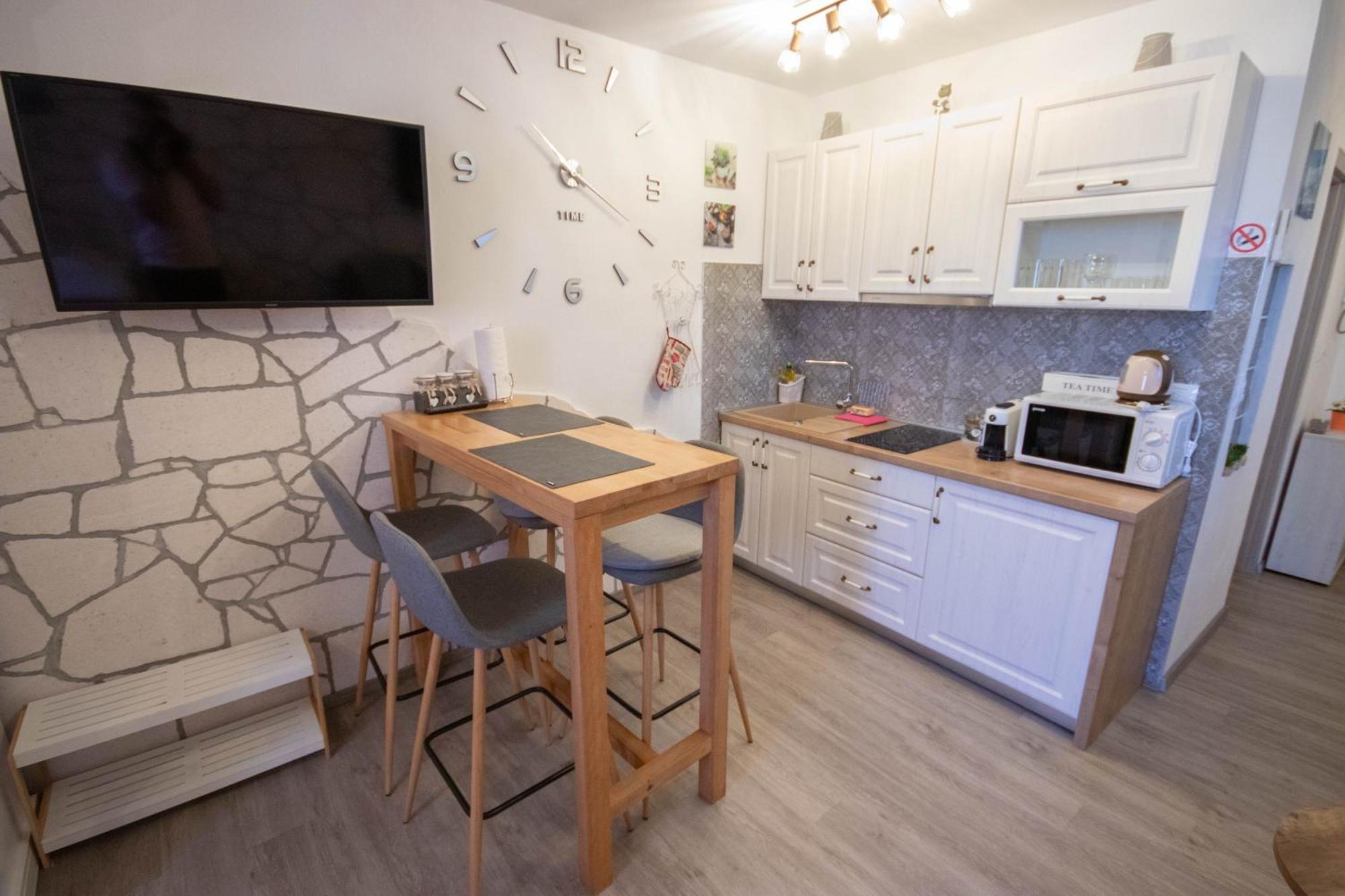 A&D Apartments Ровин Екстериор снимка