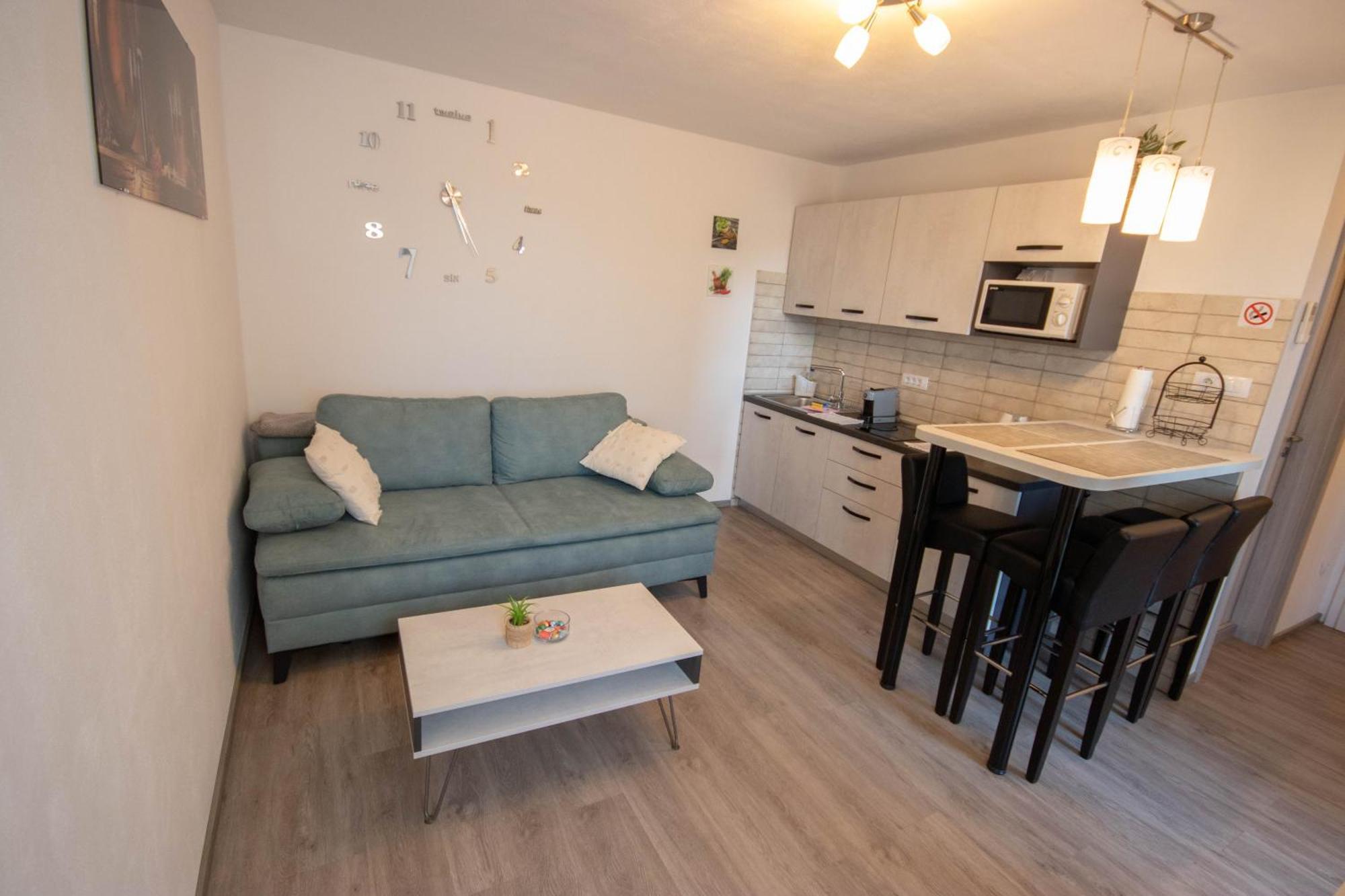 A&D Apartments Ровин Екстериор снимка
