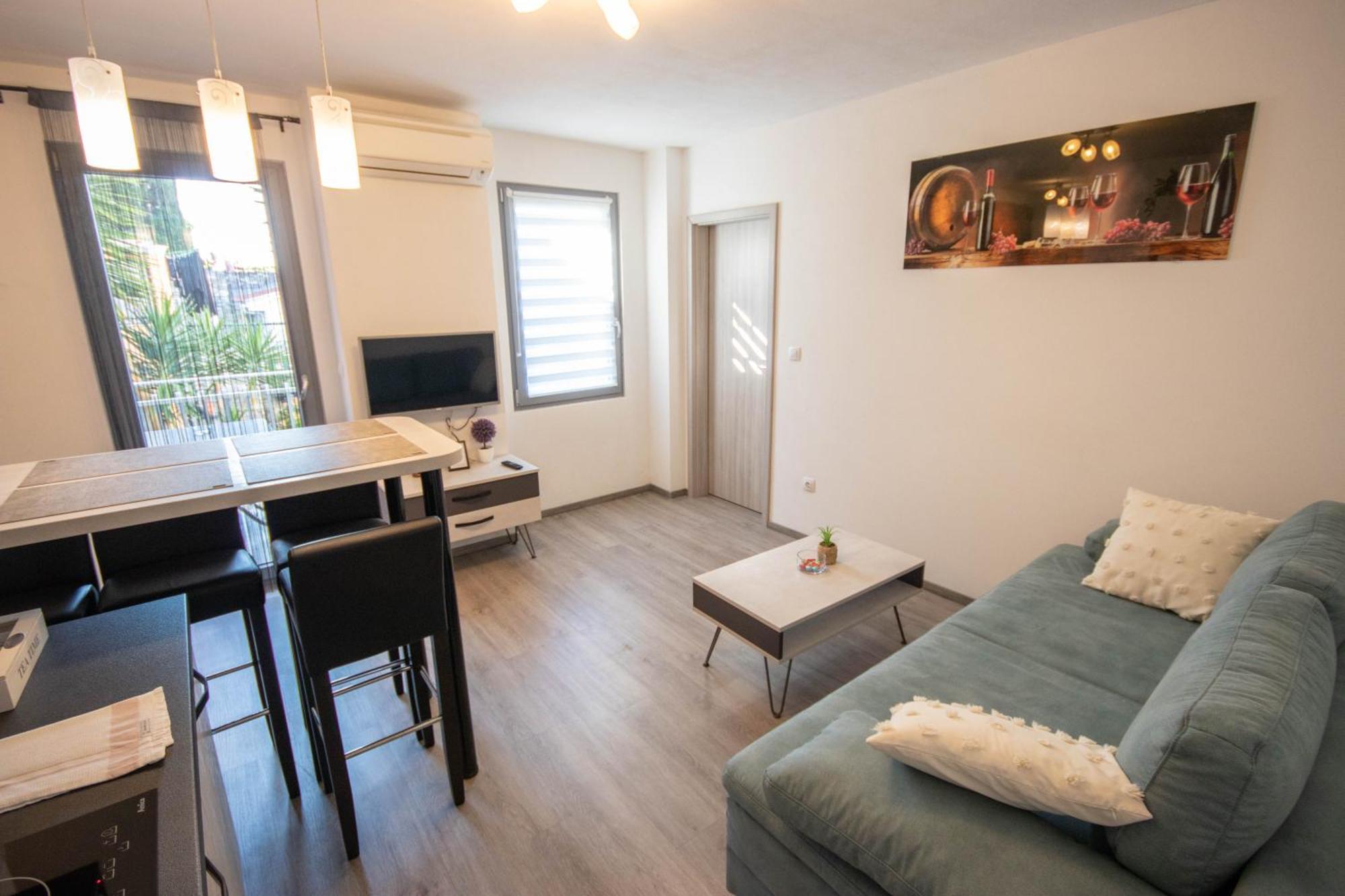 A&D Apartments Ровин Екстериор снимка