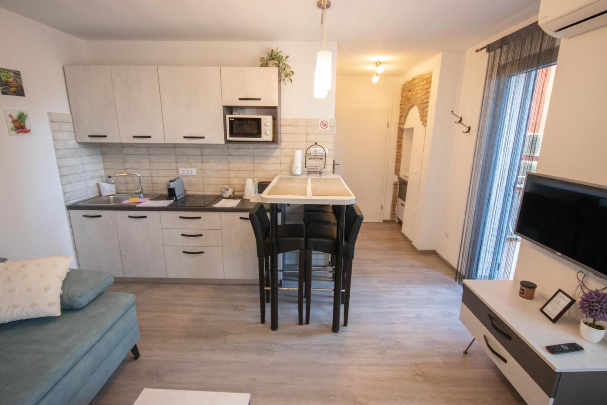 A&D Apartments Ровин Екстериор снимка