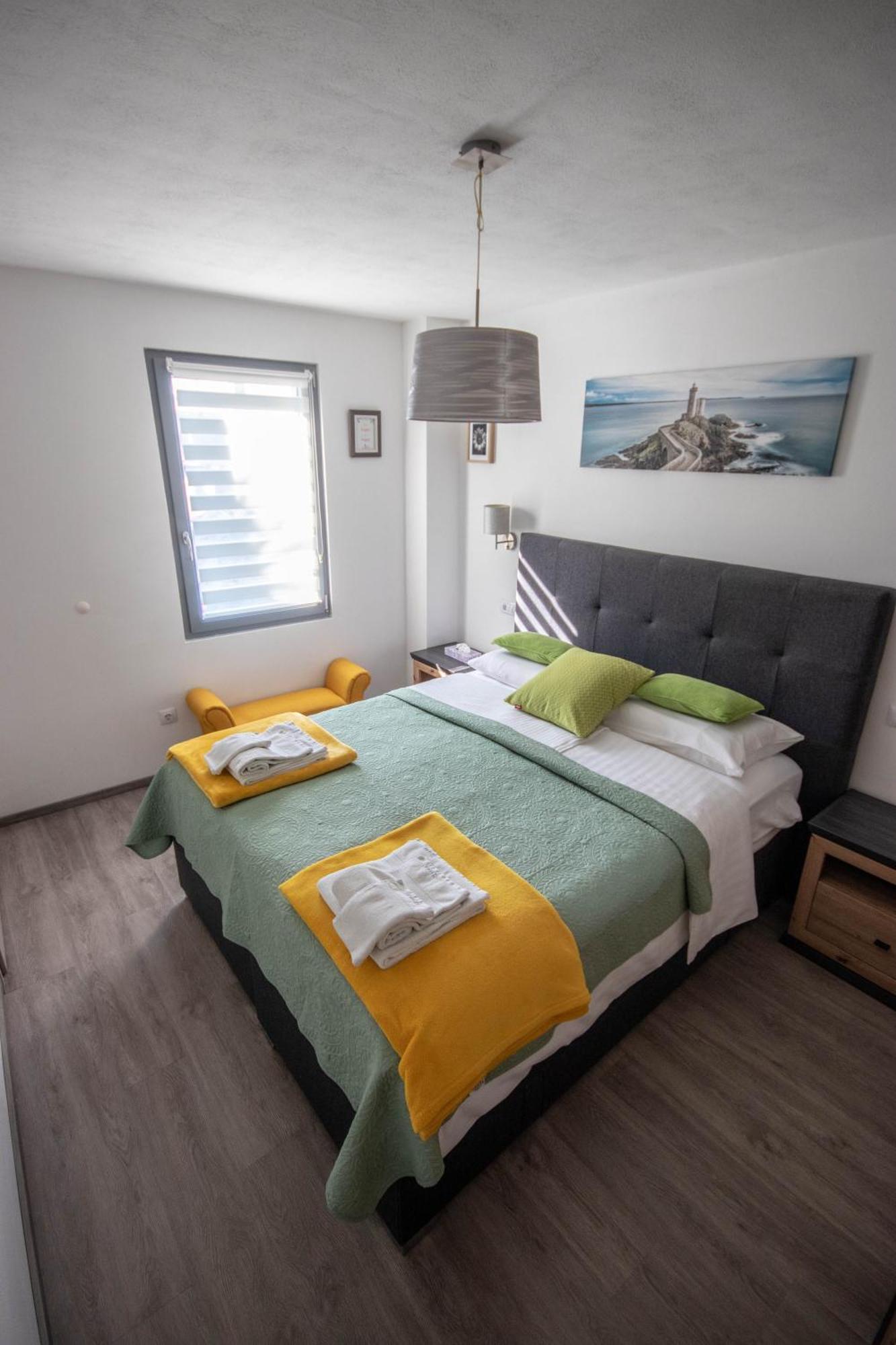 A&D Apartments Ровин Екстериор снимка