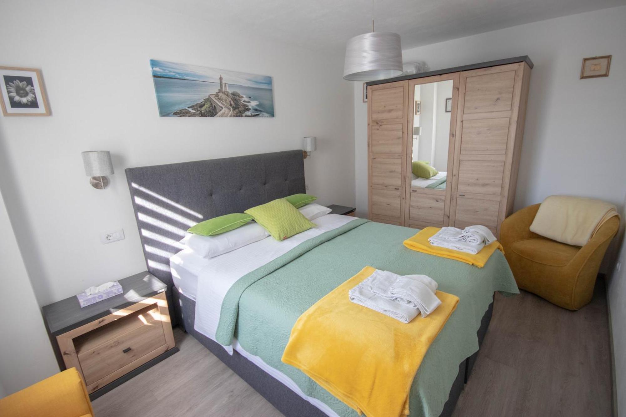 A&D Apartments Ровин Екстериор снимка