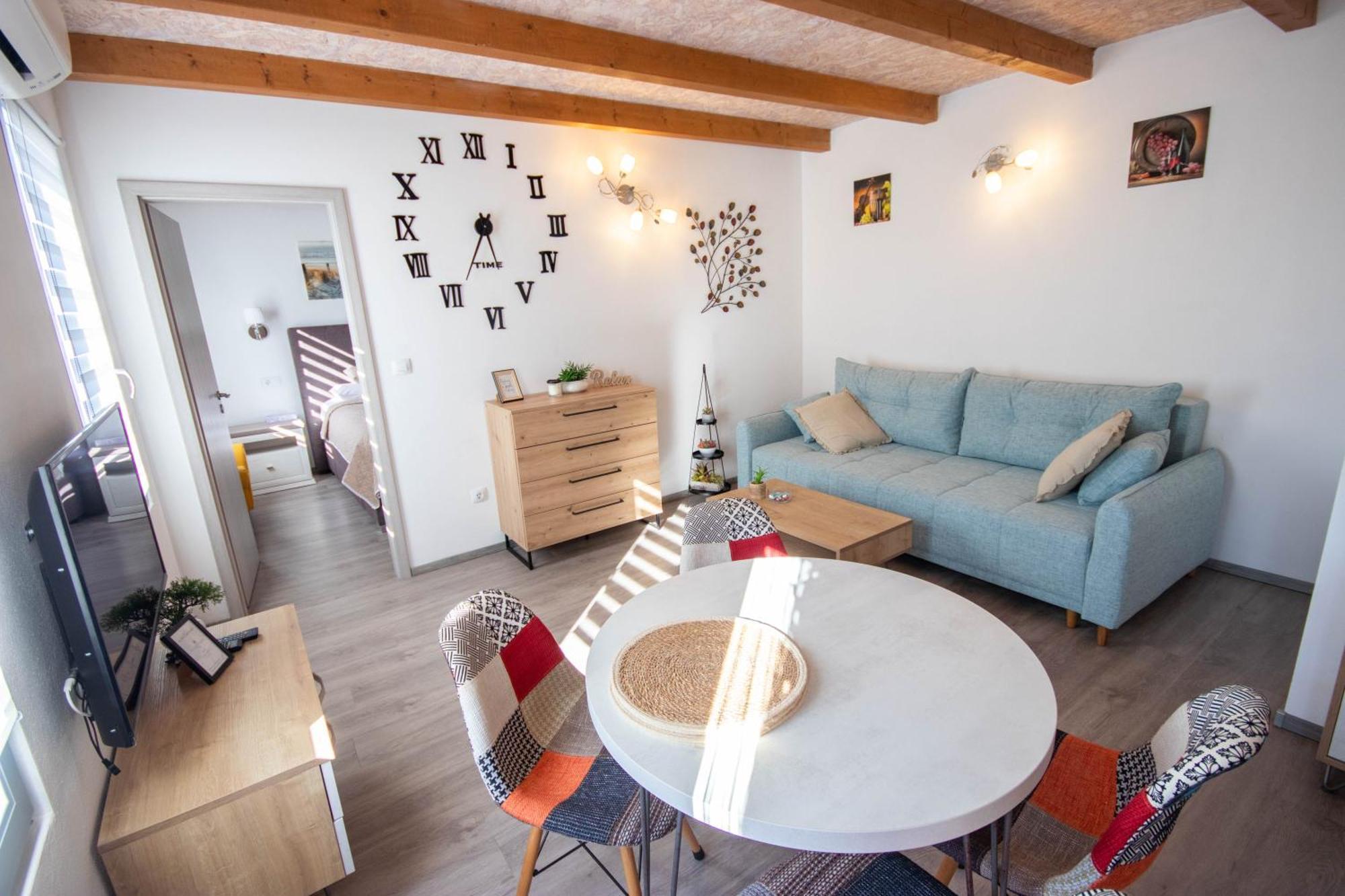 A&D Apartments Ровин Екстериор снимка