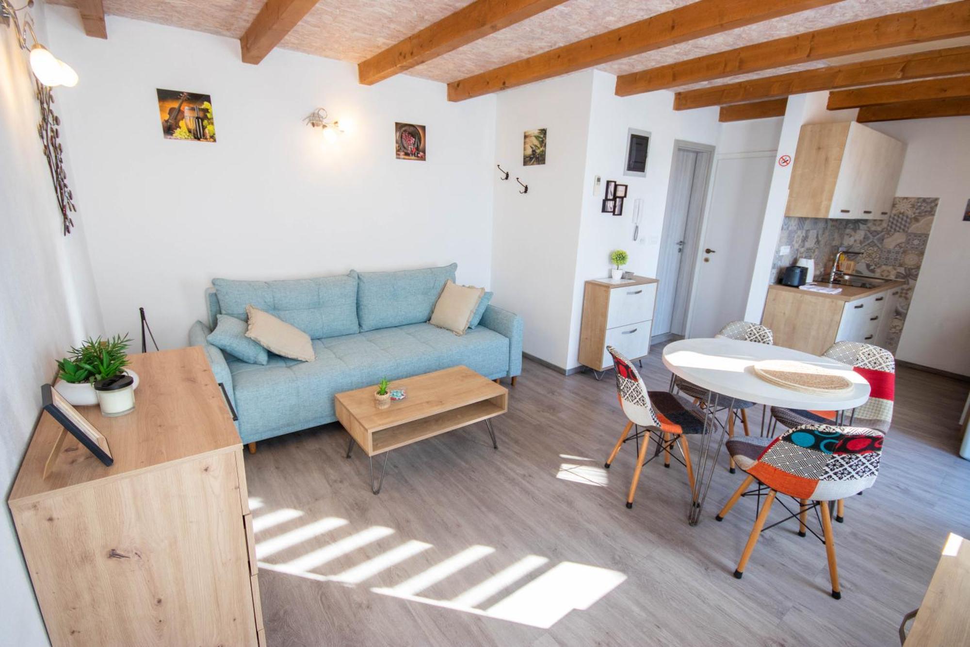 A&D Apartments Ровин Екстериор снимка
